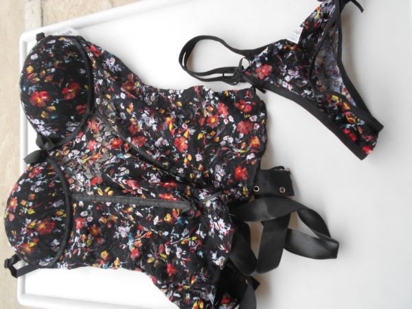 822 CONJUNTO CORPETE E CALCINHA